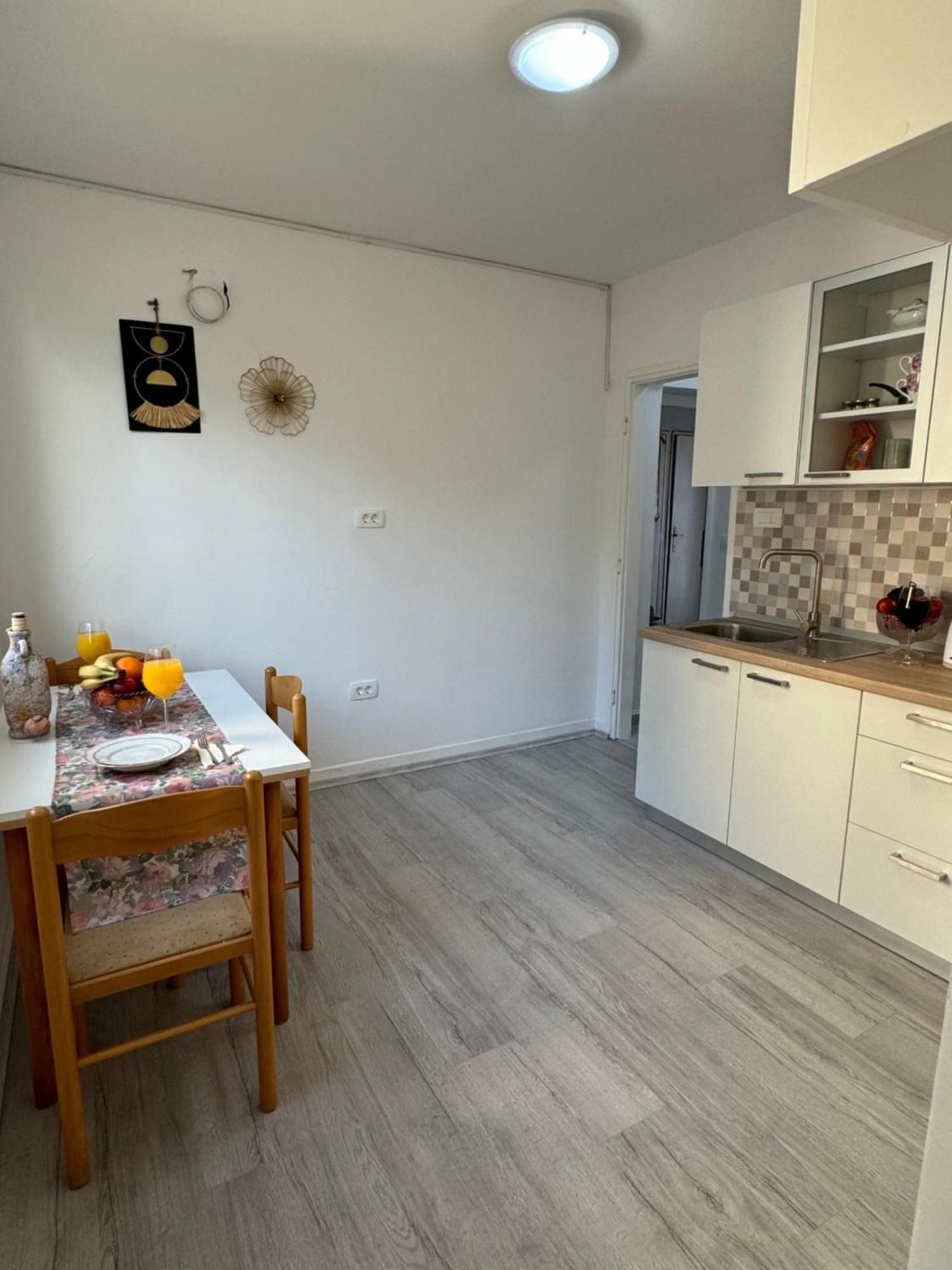 Apartman Laura Ploce  Zewnętrze zdjęcie